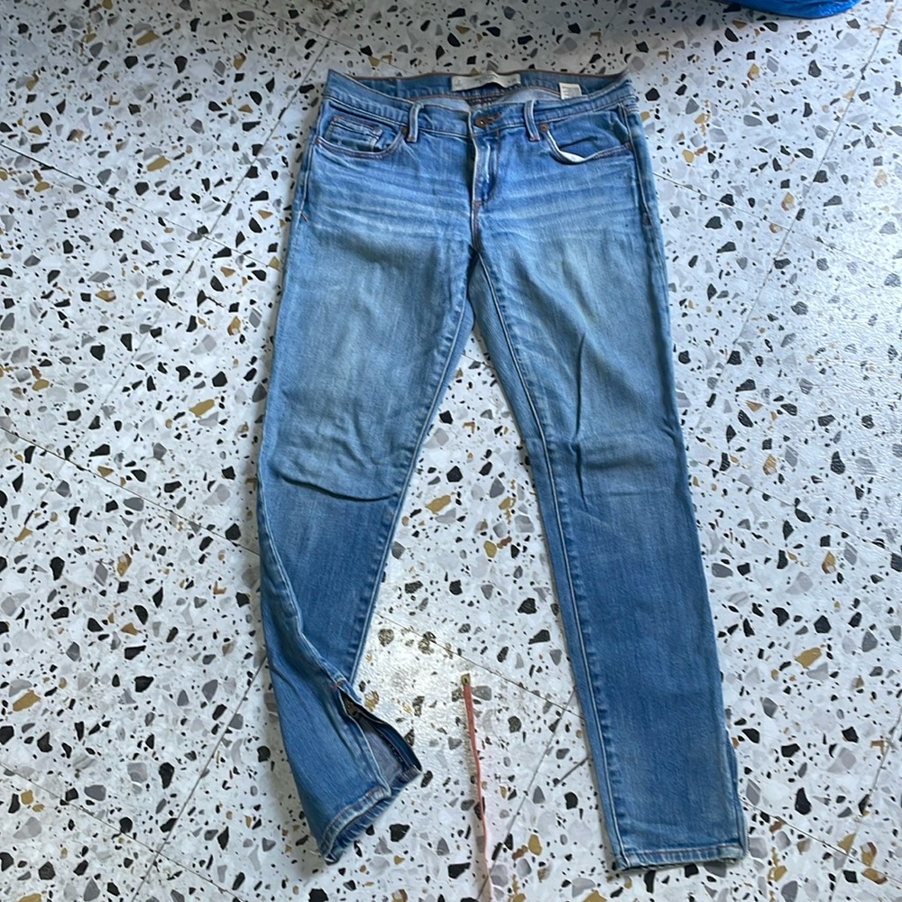 ABERCROMBIE & FITCH and FREE top